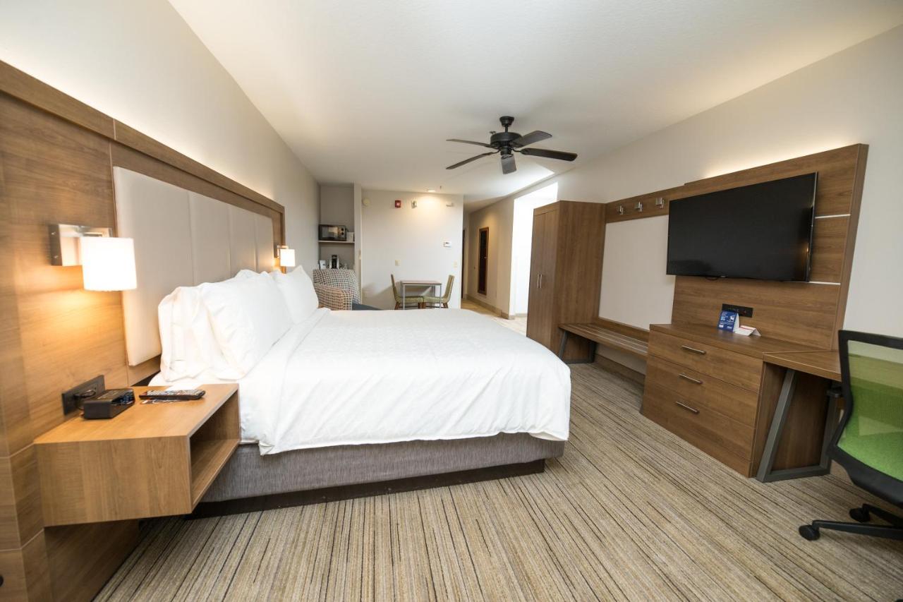 Express & By Ihg