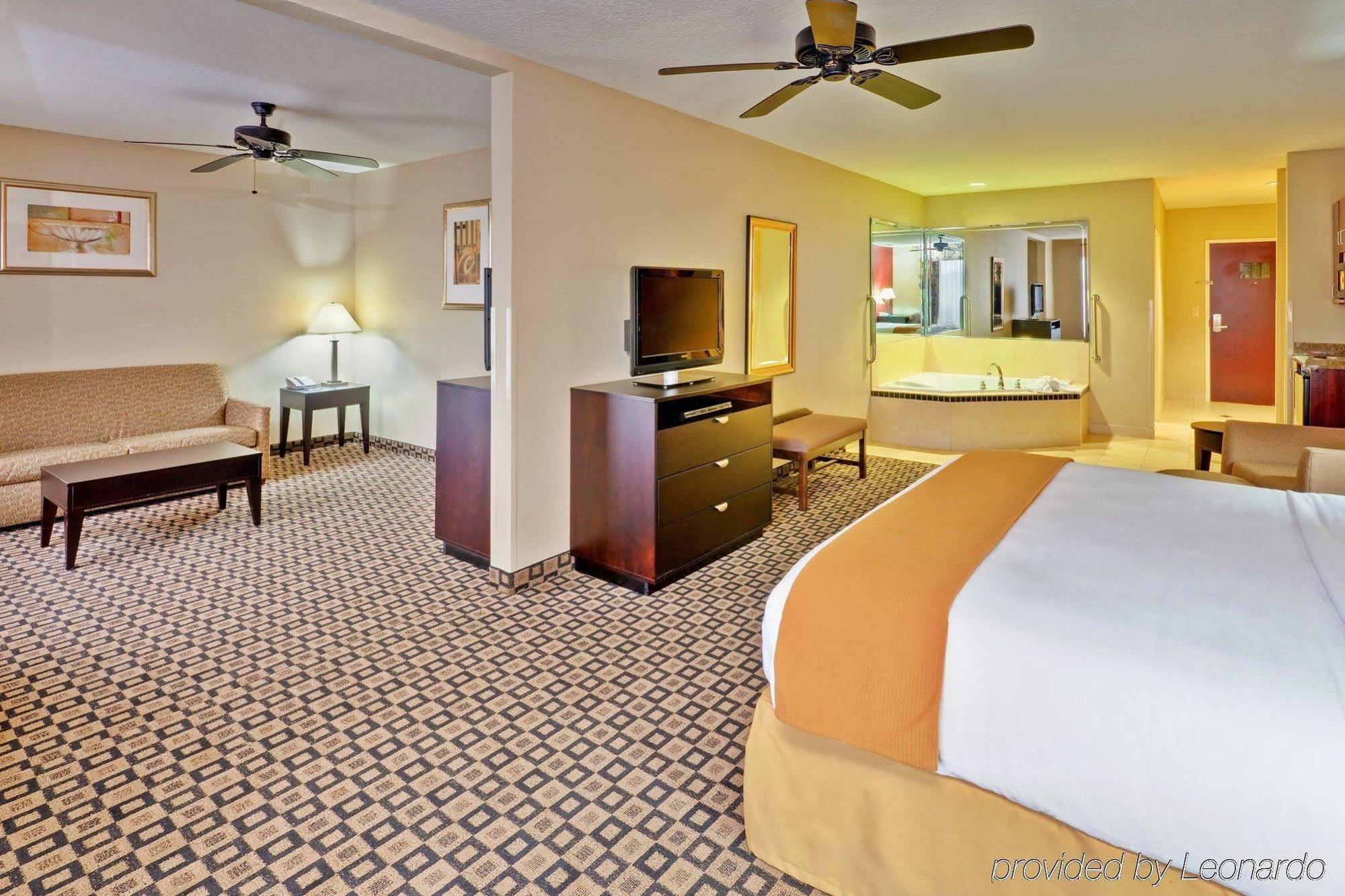 Express & By Ihg Hotel